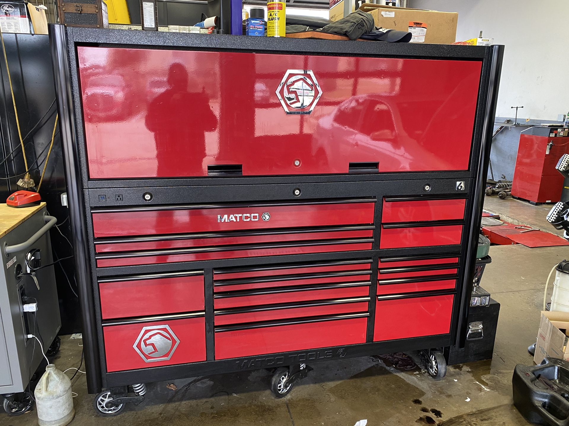 Matco S Tool Box With Top Hutch Only Year Old For Sale In Mckinney