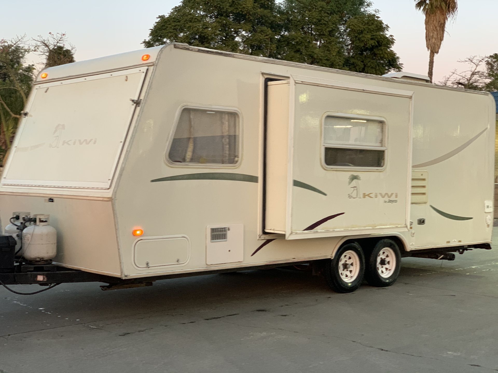 Kiwi Hybrid Travel Trailer By Jayco For Sale In Riverside Ca