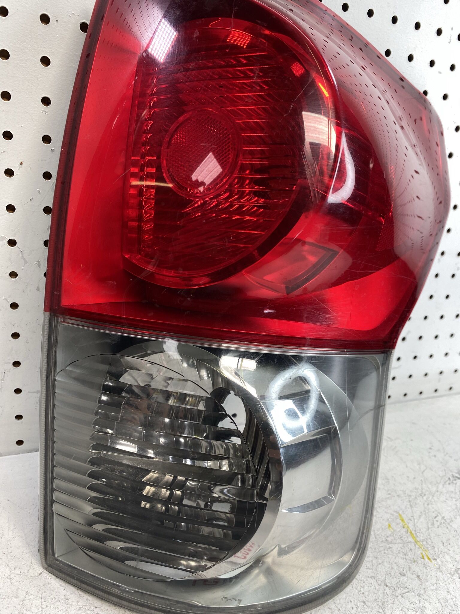 2010 2013 TOYOTA TUNDRA RIGHT SIDE TAIL LIGHT DEPO