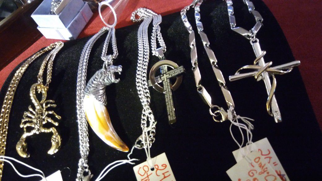 Many Pendents with Chains 22$-30$