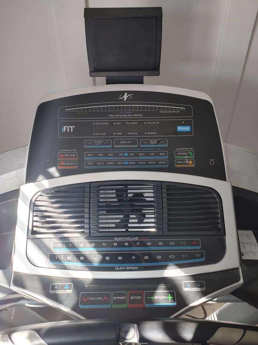 NordicTrack C950i Treadmill for Sale in Palos Hills, IL - OfferUp