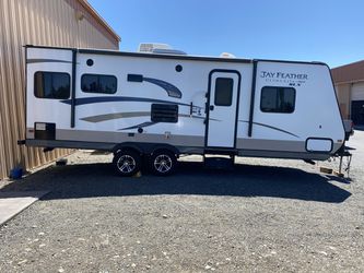 2017 Jayco jay feather 23FT In excellent condition Thumbnail