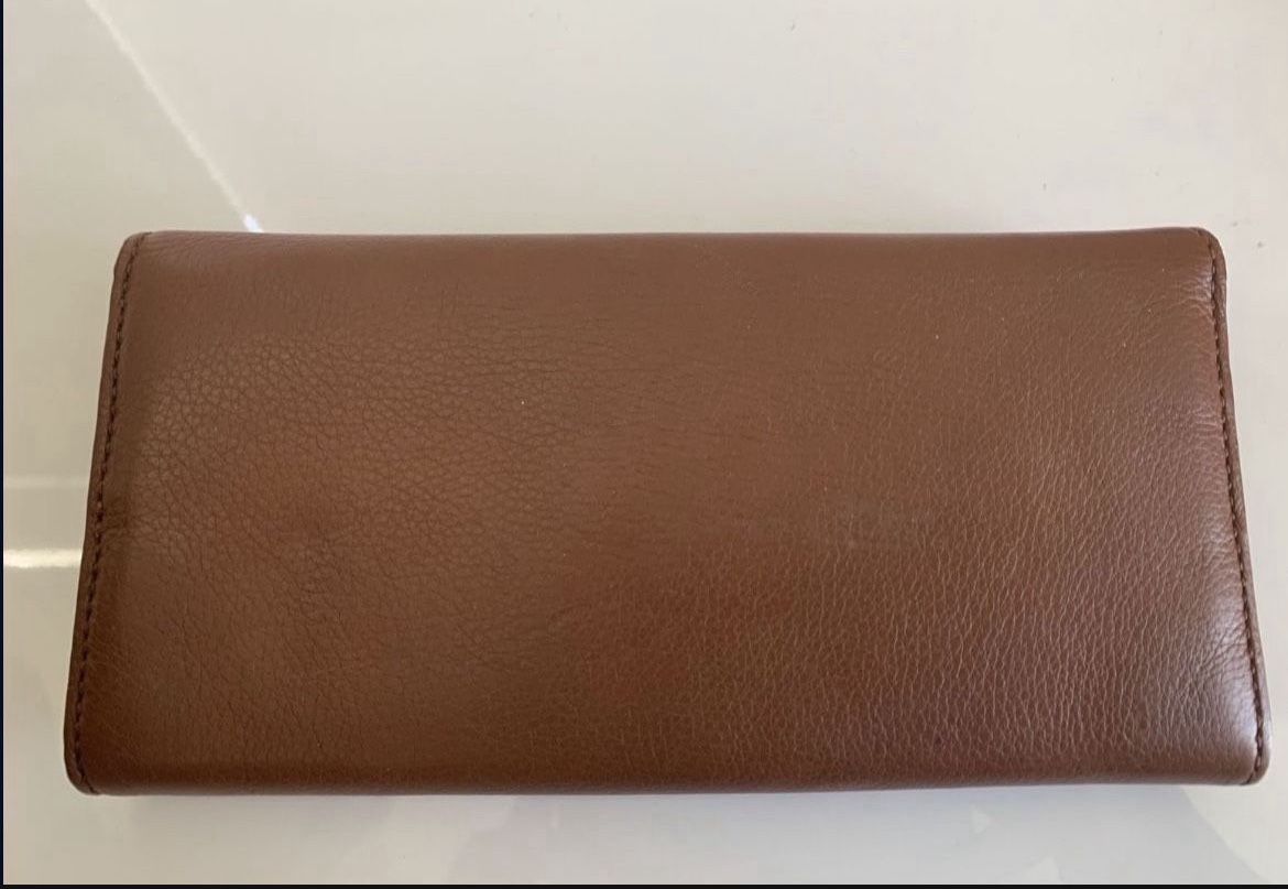 Authentic Marc Jacobs brown leather wallet-  Like New!