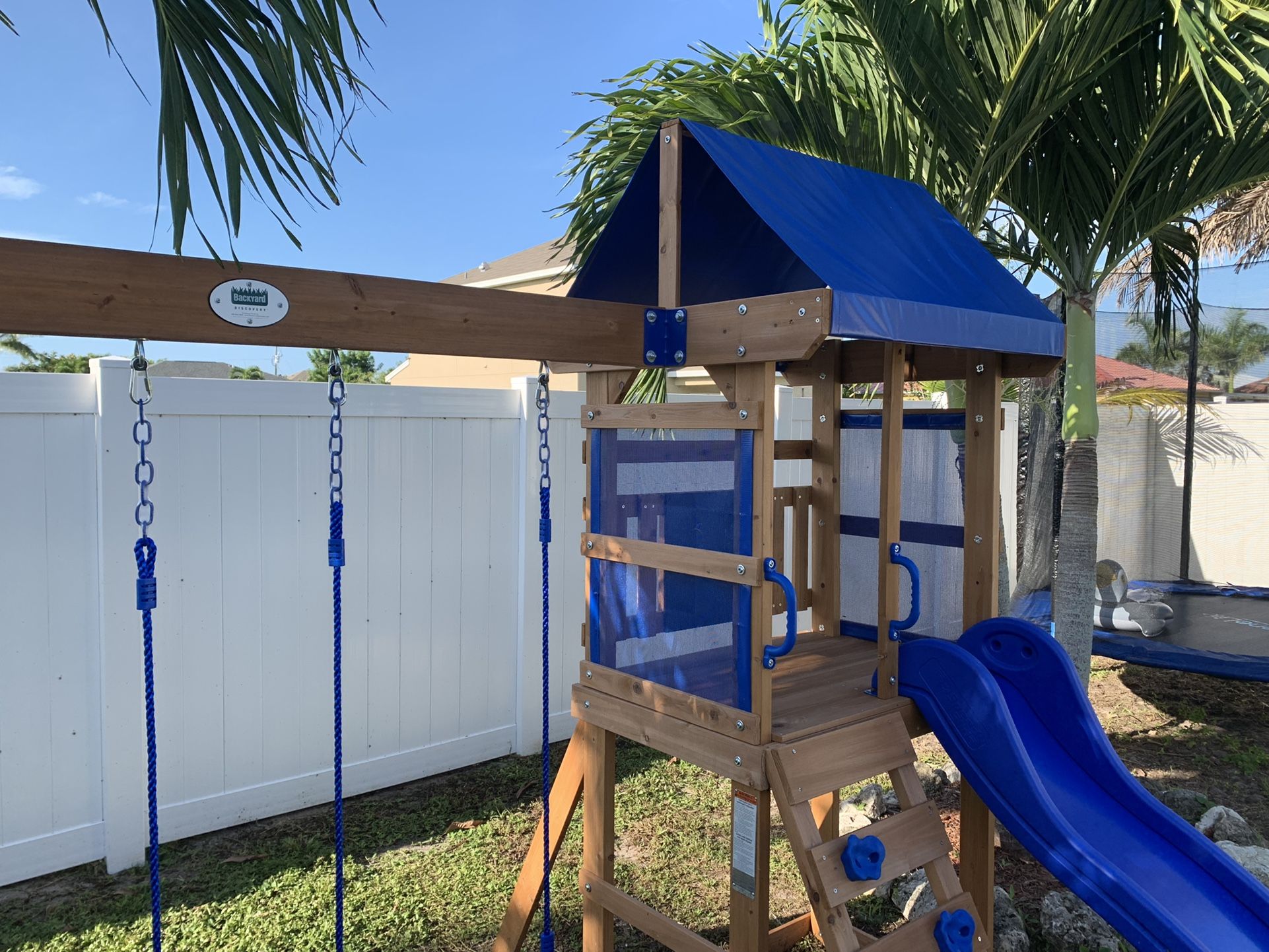 Brand New Backyard Discovery Park. Just Installed and barely used it.
