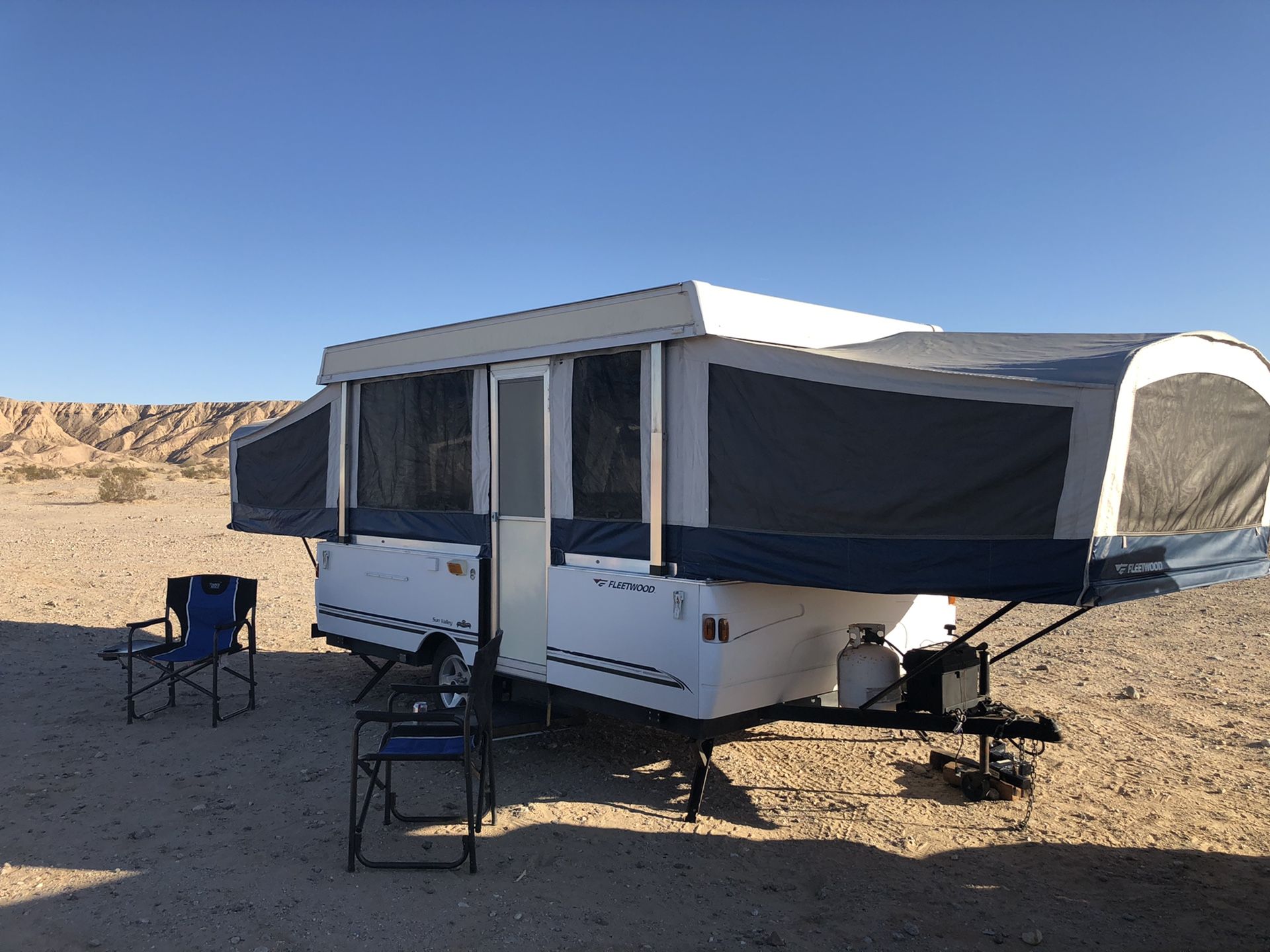 Very clean 2007 Fleetwood pop up tent trailer for Sale in Murrieta, CA