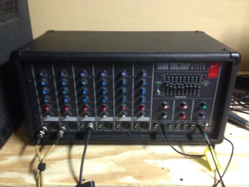 Fender Sunn SR6300P PA Powered Mixer for Sale in Cartersville, GA OfferUp
