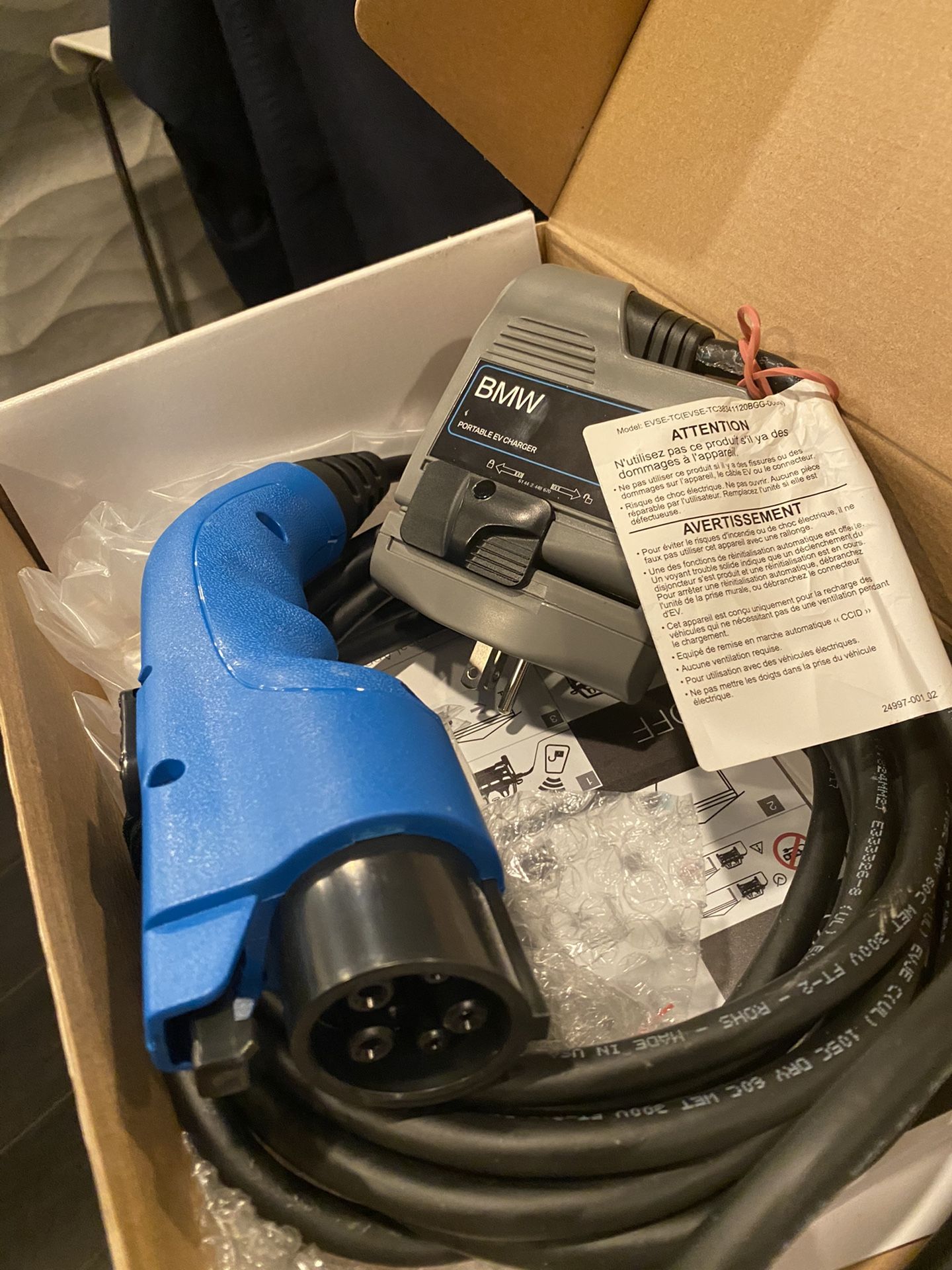 BMW Portable EV charger 120v / 240v Dual Charging Station New i3