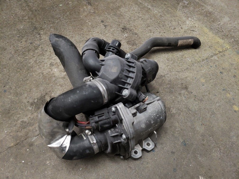OEM Continental BMW N55 Water Pump with Thermostat E82 E88 E90 E91 E92