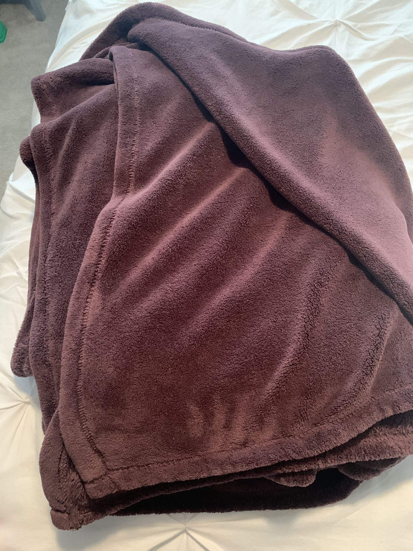Fleece blanket / bed throw