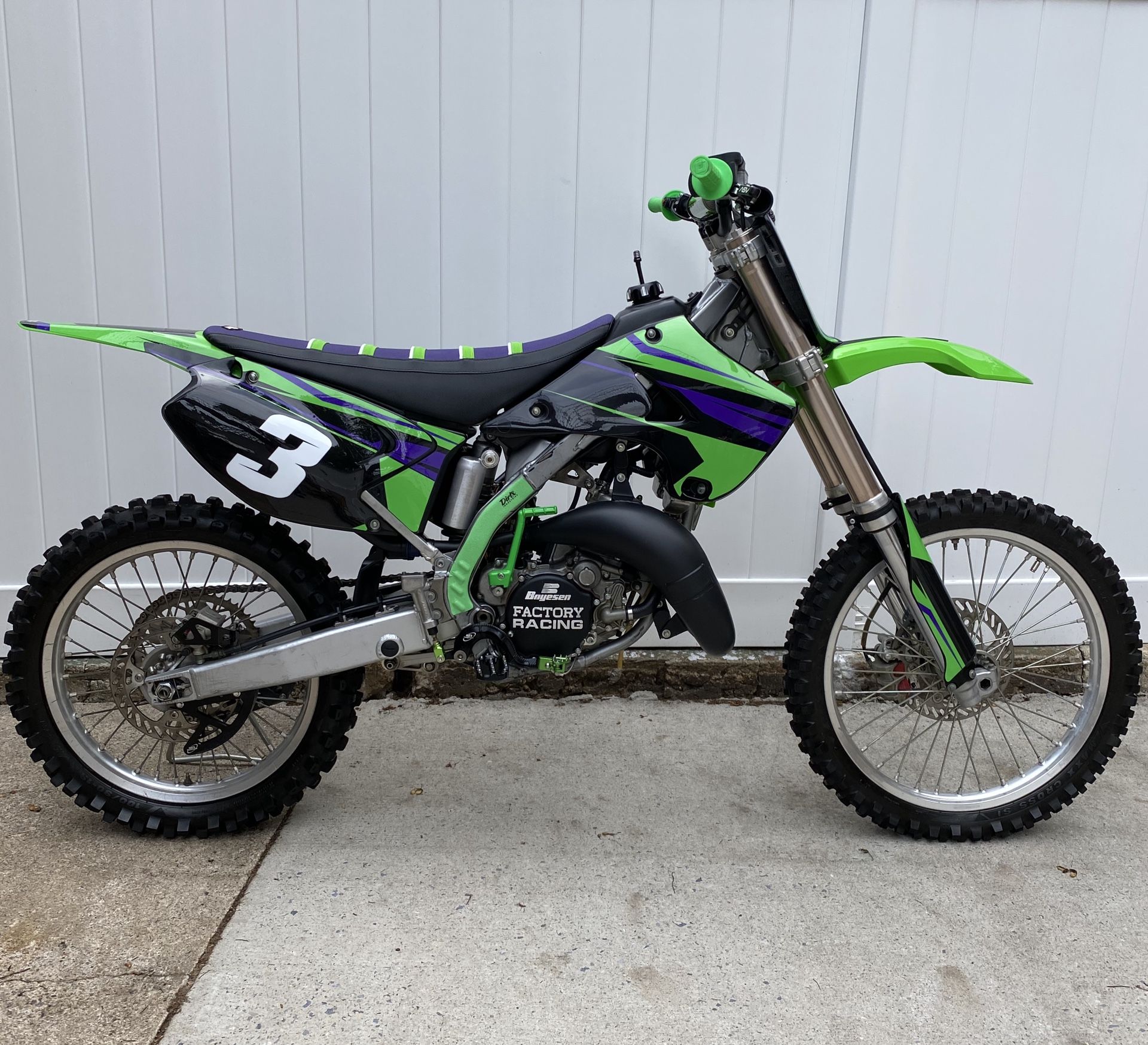 Kawasaki KX 125 dirt bike motorcycle for Sale in Brooklyn, NY - OfferUp