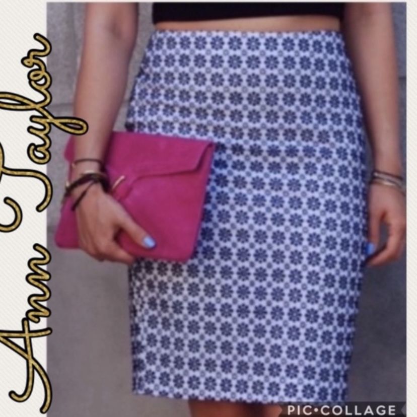 Ann Taylor White & Navy Blue Floral Eyelet Pencil Skirt Size 4