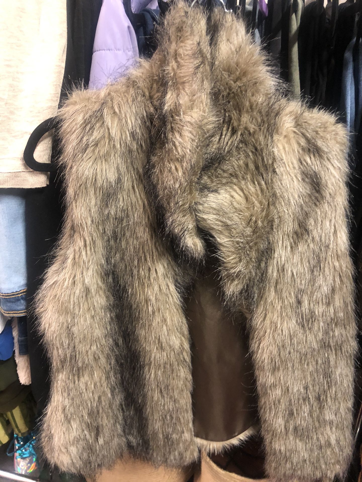 Faux Fur Vest Size Médium
