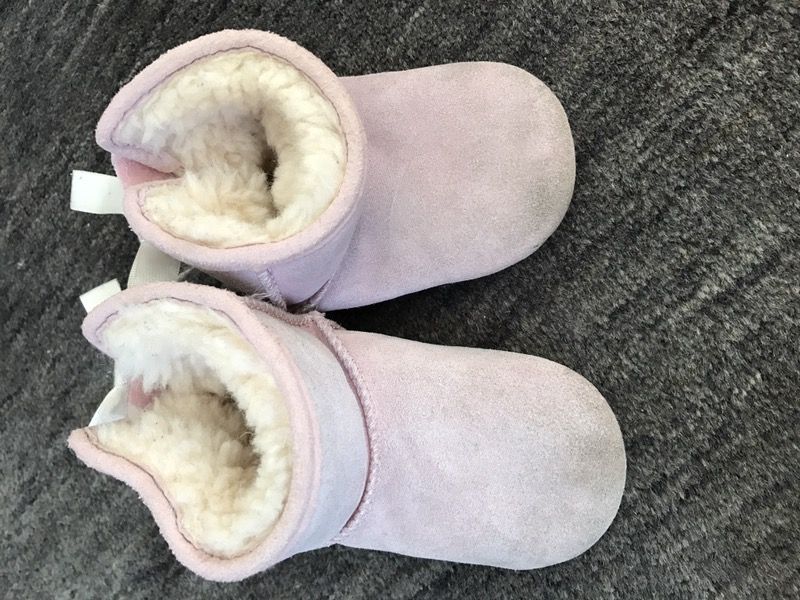 Ugg boot pink girls toddler size 5.5-6 super warm