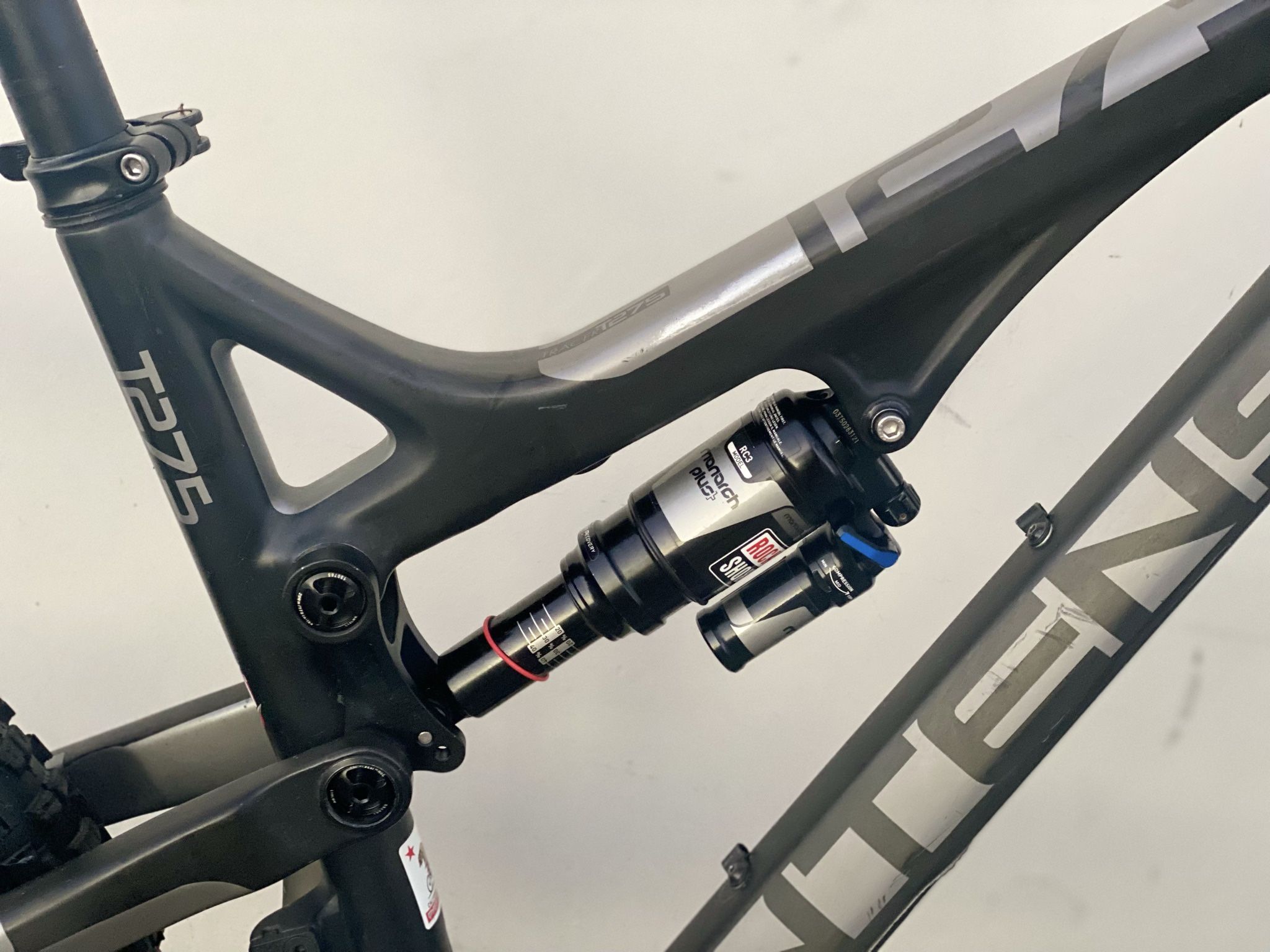 Intense Tracer T275 PRO (CARBON FRAME and WHEELS). SRAM XO 1*11 Speed. Carbon ENVE Wheelset 27.5. M-size.