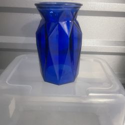 Blue Flower Vase Thumbnail
