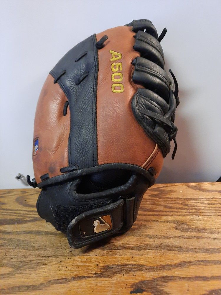 First Base Mitt
, 12"