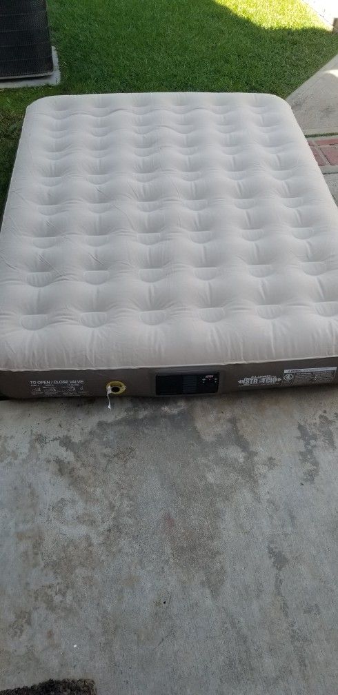 Coleman 9.5" Queen Air Mattress