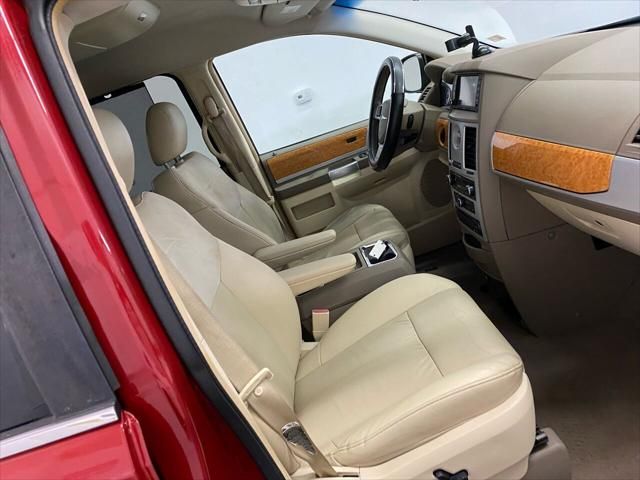 2008 Chrysler Town & Country