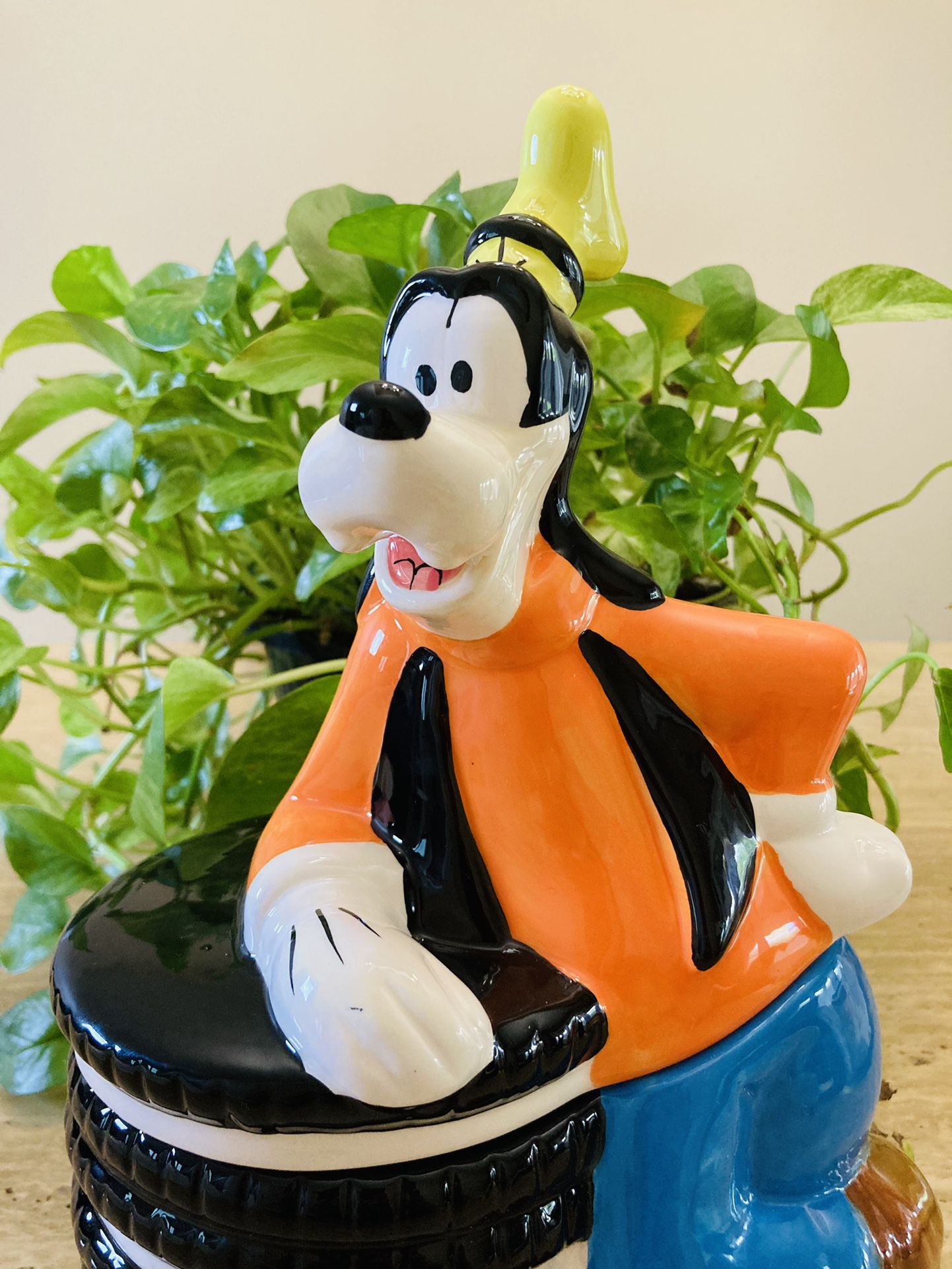 Disney Goofy Ceramic Cookie Jar Oreos Theme 12" - NWT