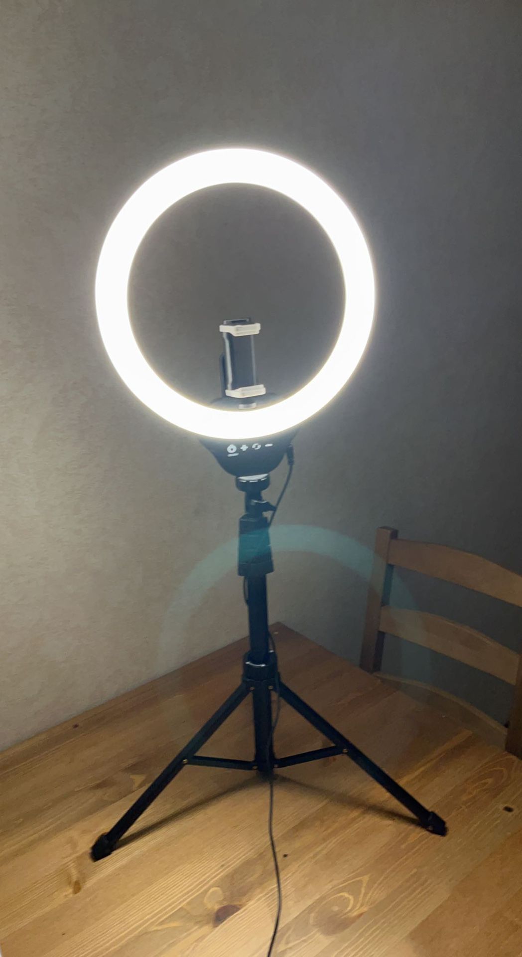 Light For Pictures, Makeup, TikTok, And YouTube 