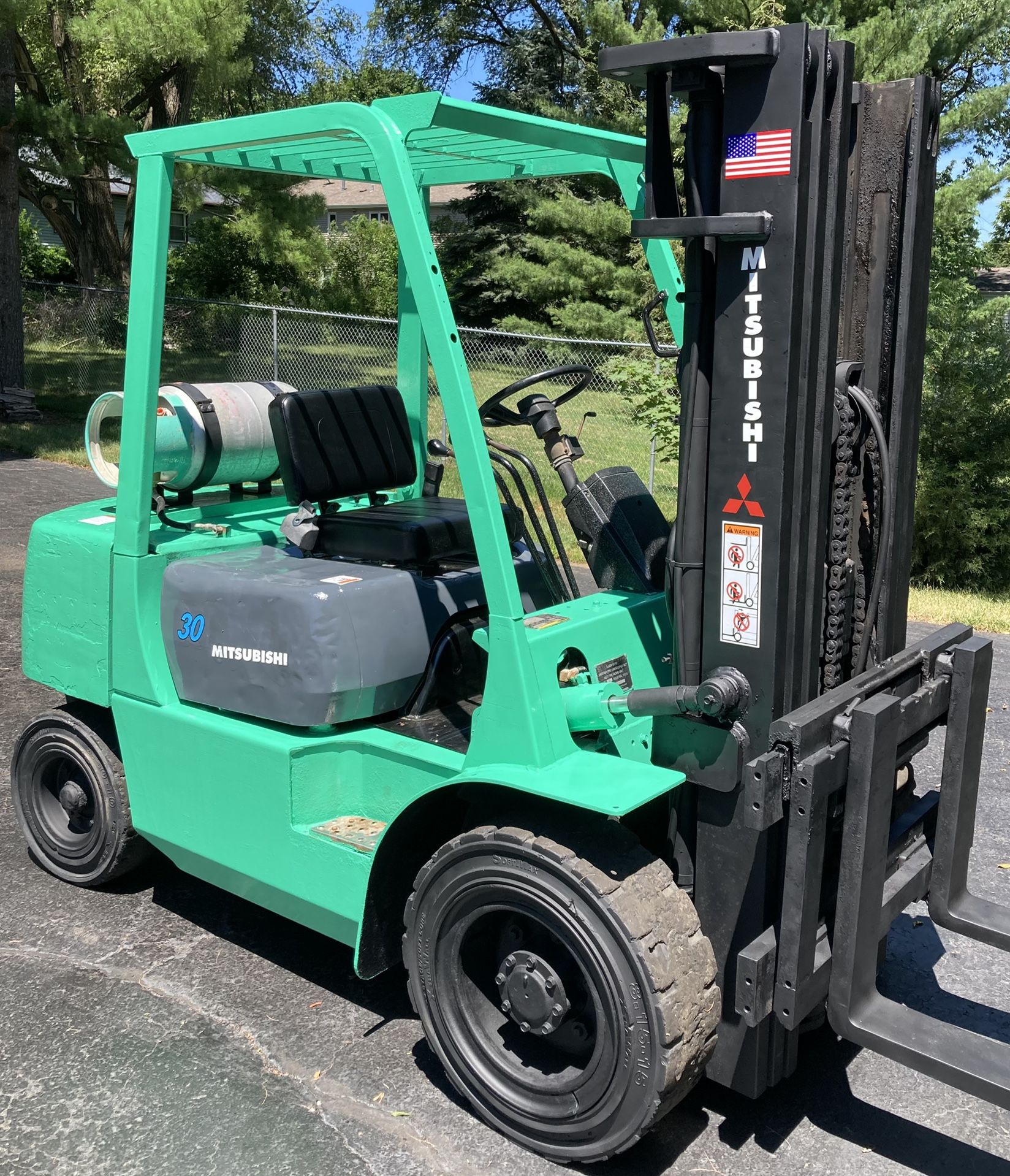 Mitsubishi Forklift FG30 Pneumatic Tire!!