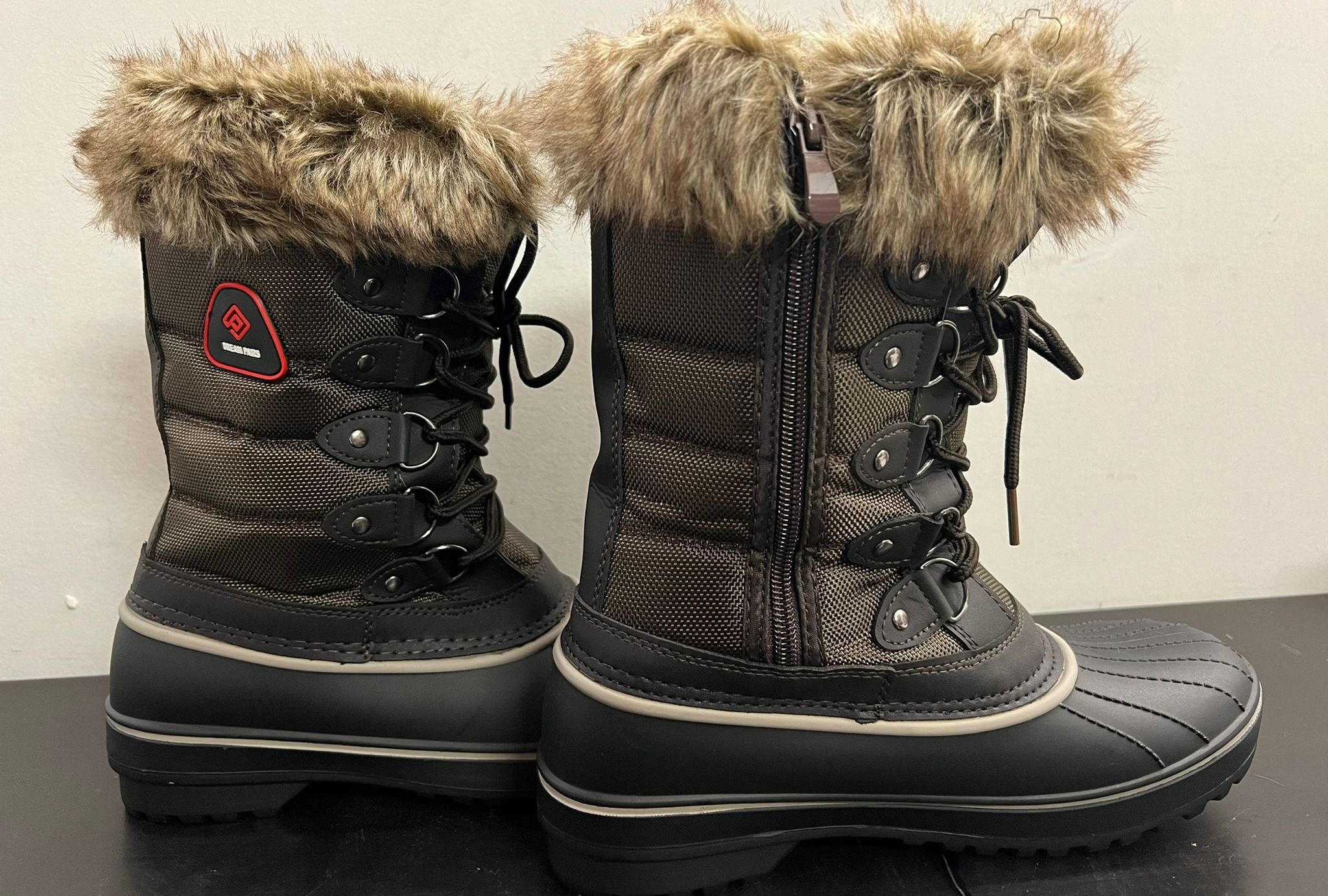 Dream París Lace Up Alking Snow Boots
