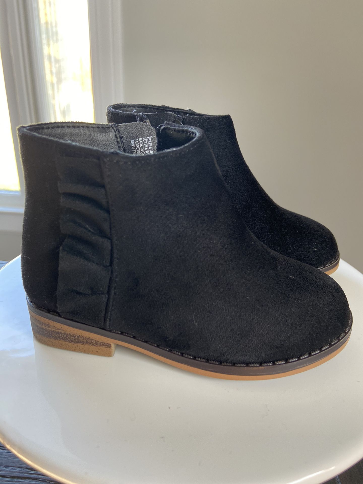 Size 6: Toddler Snow Boots & Toddler Suede Booties