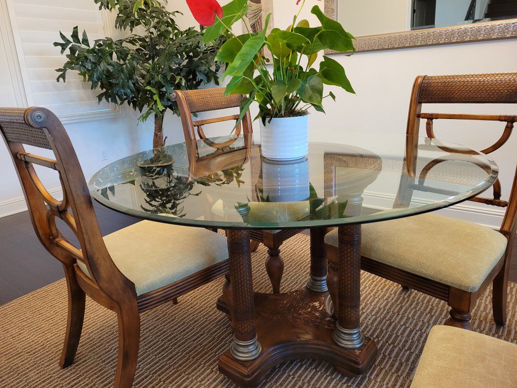 Round Glass Top Table W 4 Chairs, Round Table Carlsbad Ca