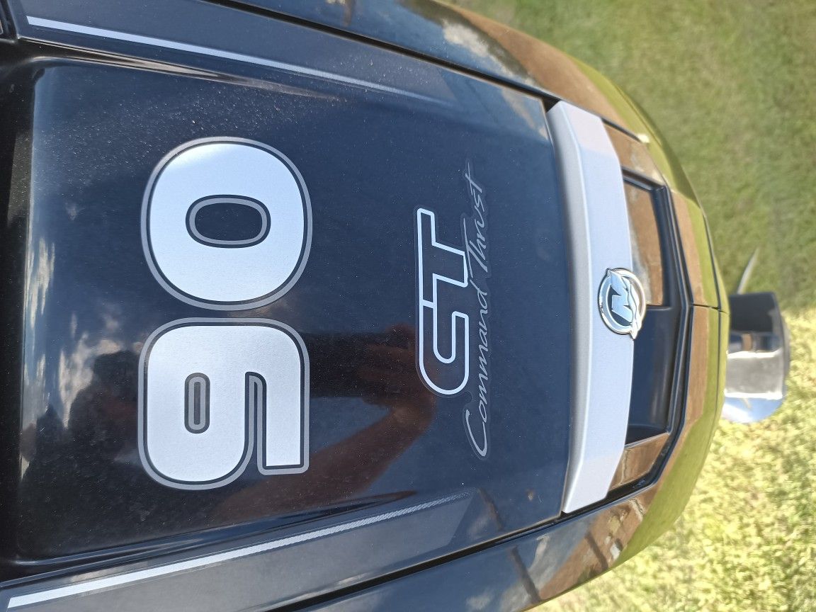 2019 Sun Tracker Dlx 20 Foot
