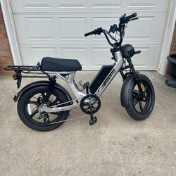 Juiced Hyperscorpion Electric Moped-Style EBike  Thumbnail