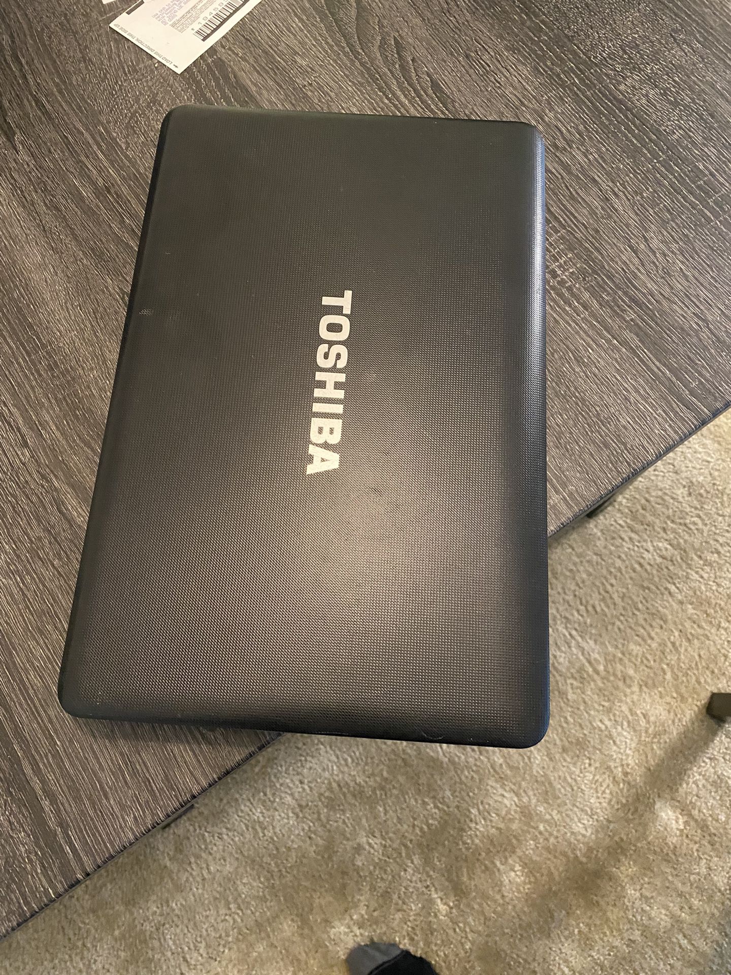 Urgent! Toshiba Laptop For Cheap ( Works Like New)