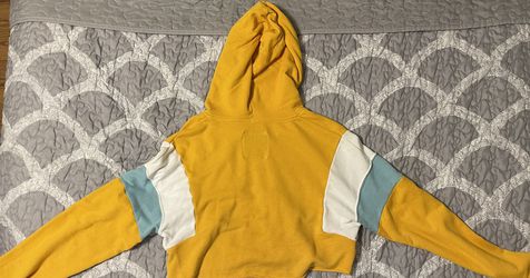 Hollister yellow cropped hoodie!! Size small! Thumbnail