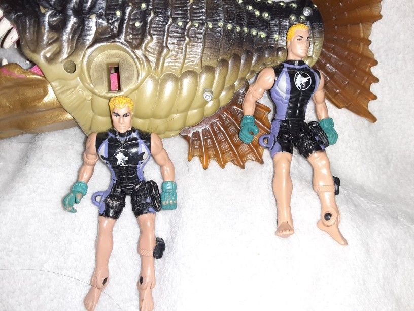 Childrens Toys 3 Scuba Divers 2 Fish