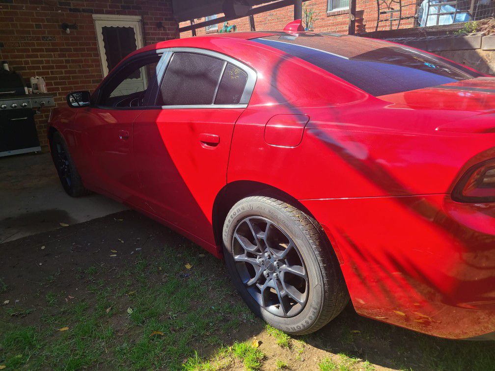 2015 Doge Charger Sxt Awd Whit 70,miles It Is A Reconstructed Title If Any ? Tex Me