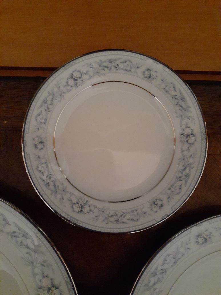 Legendary Noritake Dearborn China set 10 Place settings and service ware