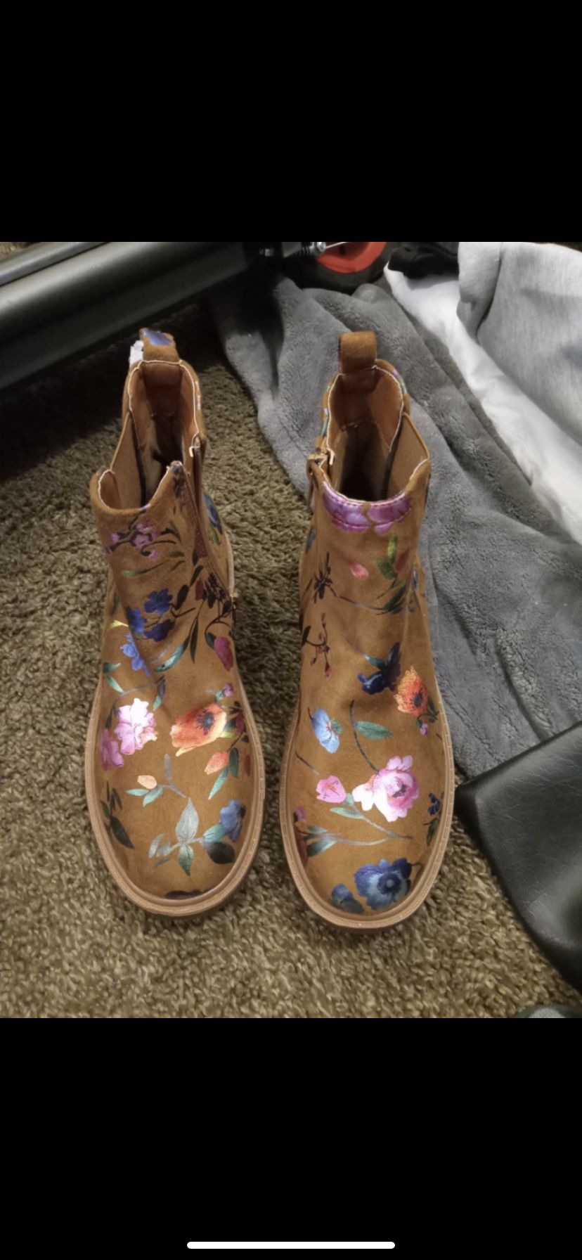 Flower Brown Boots