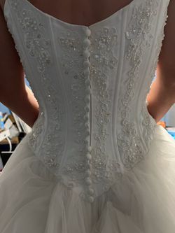 Wedding Dress Size 6/7 Thumbnail