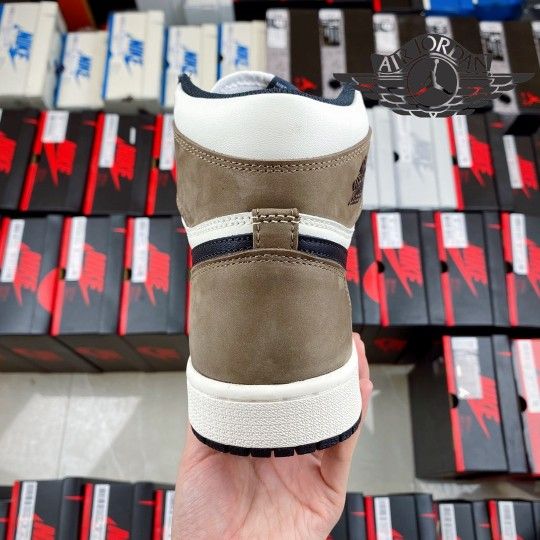 Jordan 1 Retro High Dark Mocha New