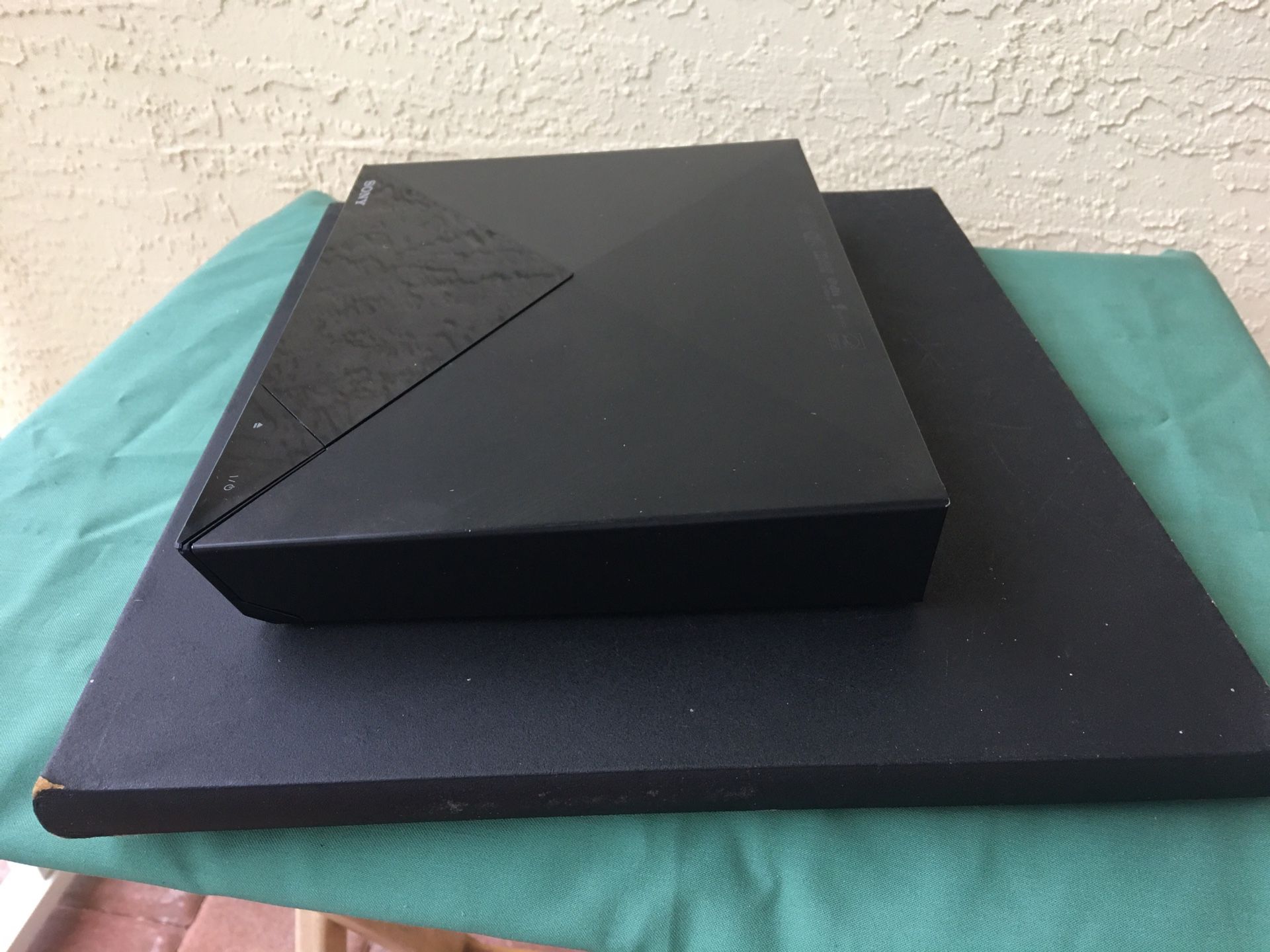SONY DVD BLU-RAY WIRELESS LAN BUILT-IN