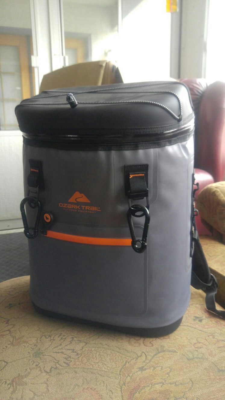 Ozark Trail backpack Cooler for Sale in Porterville, CA - OfferUp