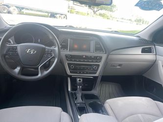 Hyundai Sonata 2016 Thumbnail