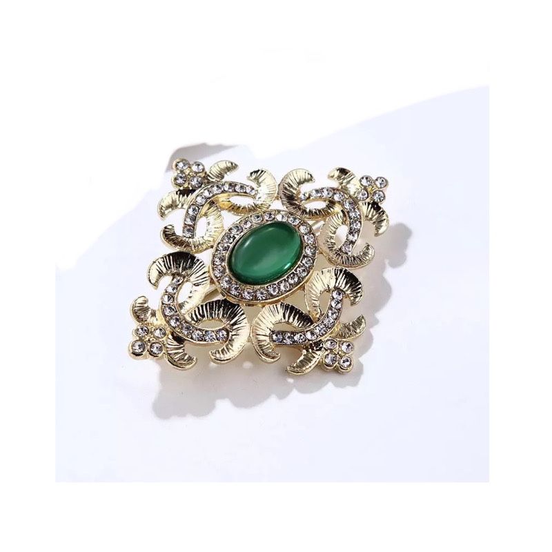 Vintage Style Brooch New