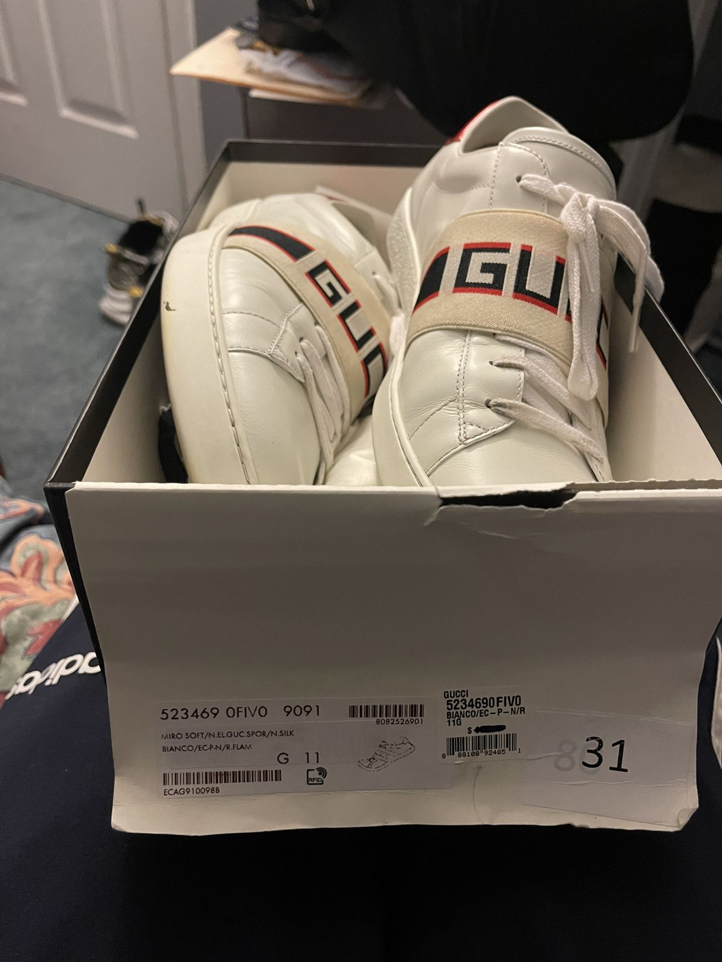 Clean Gucci Sneaker
