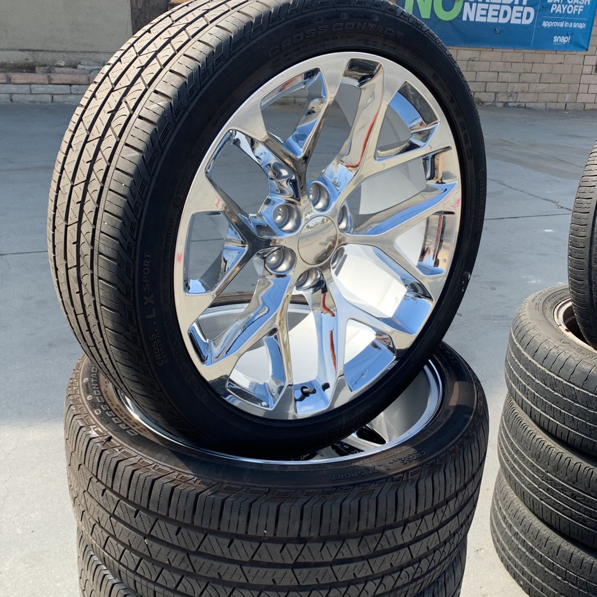 22” Wheels And Tires GMC Or Chevy