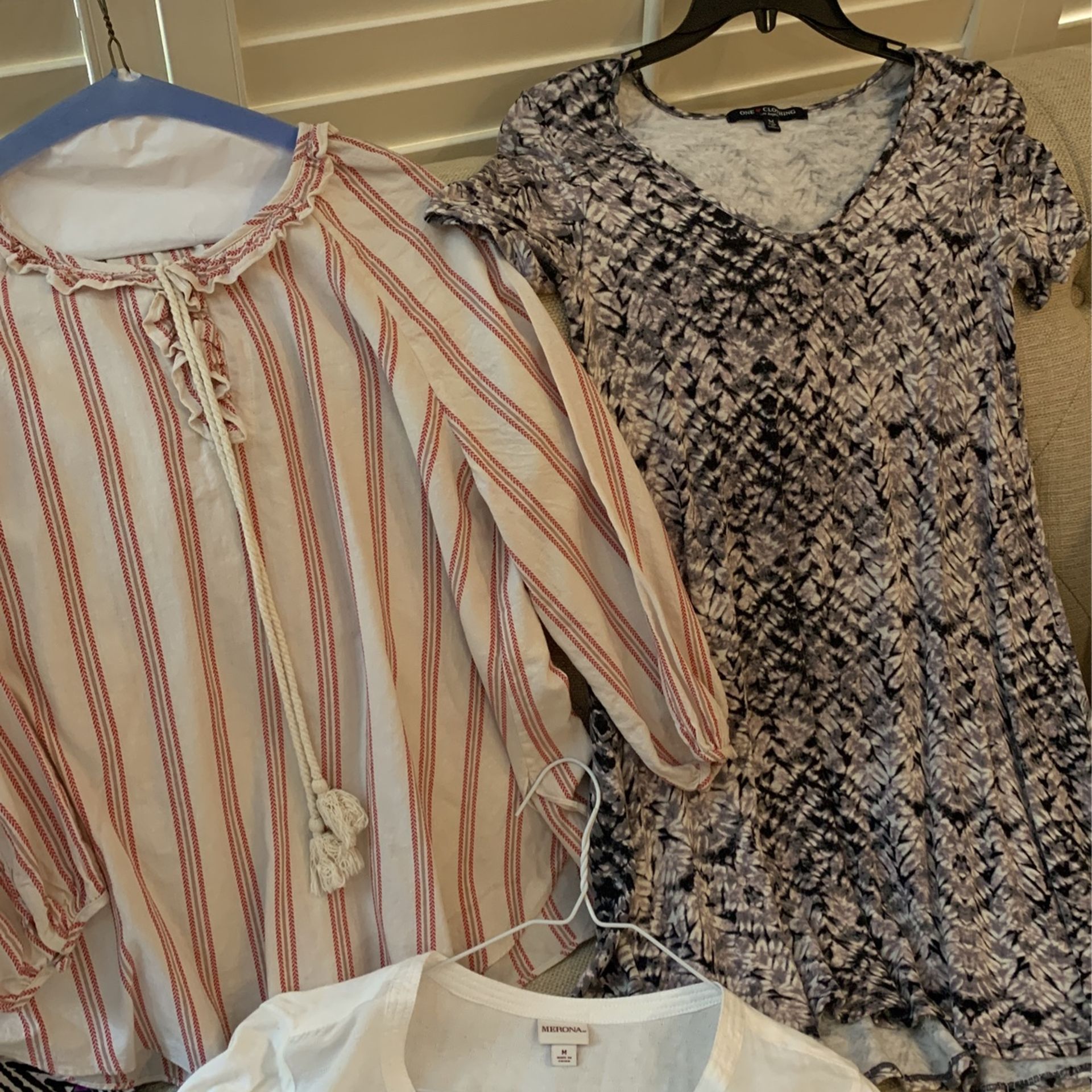 Women’s Size Medium Tops And Tunics