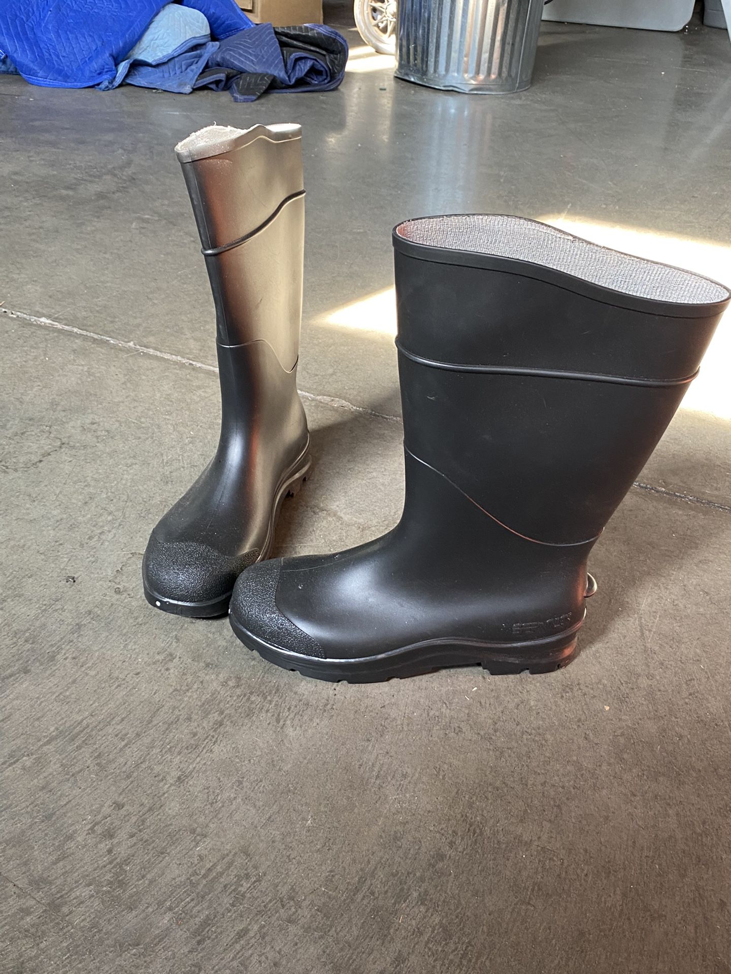 Servus Rubber Boots (Size 11) 