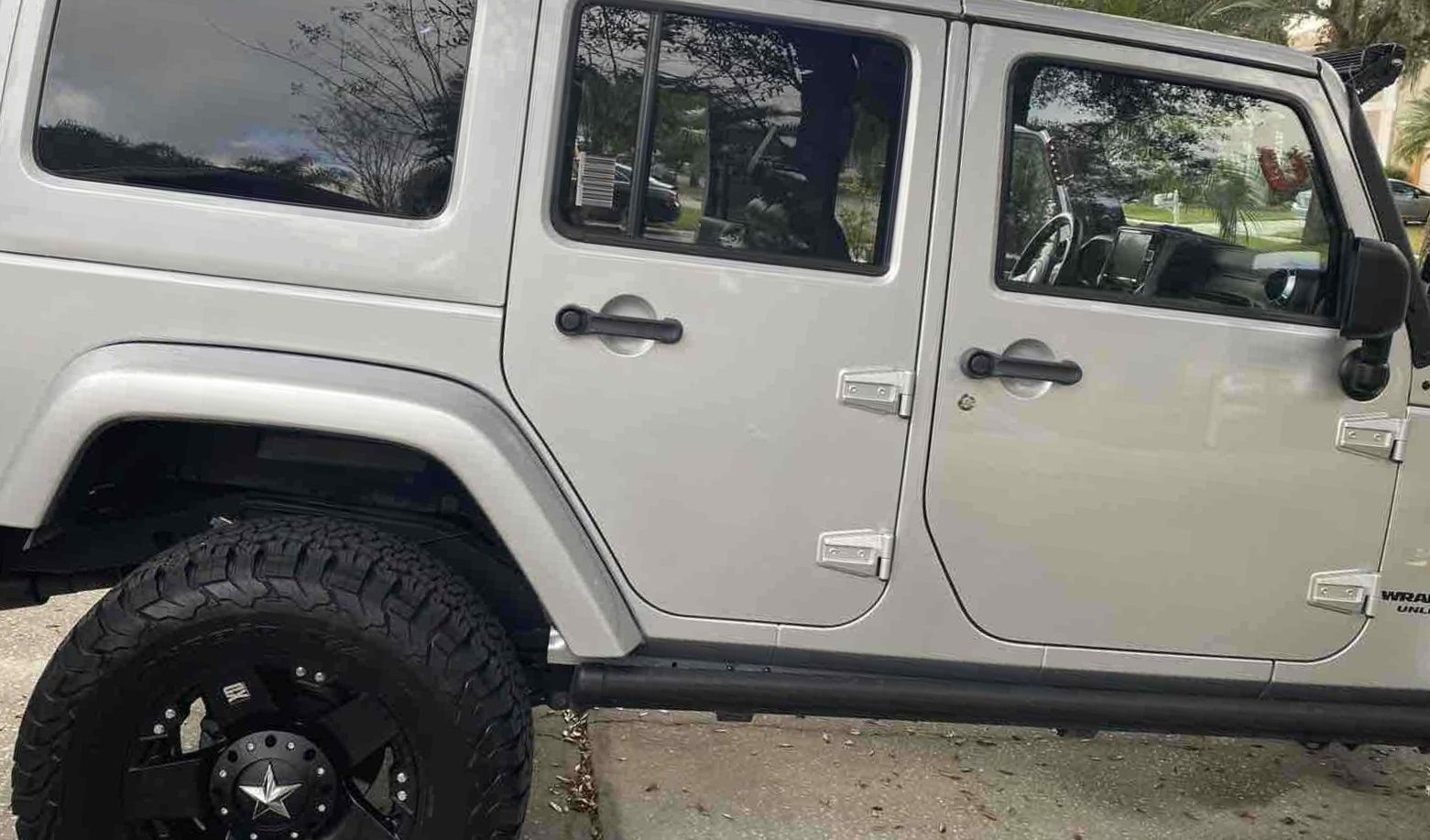 Price$1(contact info removed) Jeep wrangler 4WD.Whells Today!
