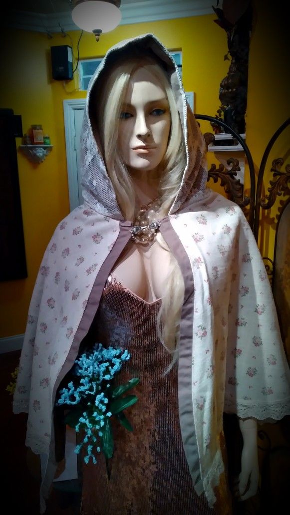 Vintage Handmade by Noemi's Knick Knacks Cape, Shawl
