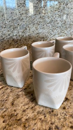 Tea/coffee cups/mugs Thumbnail