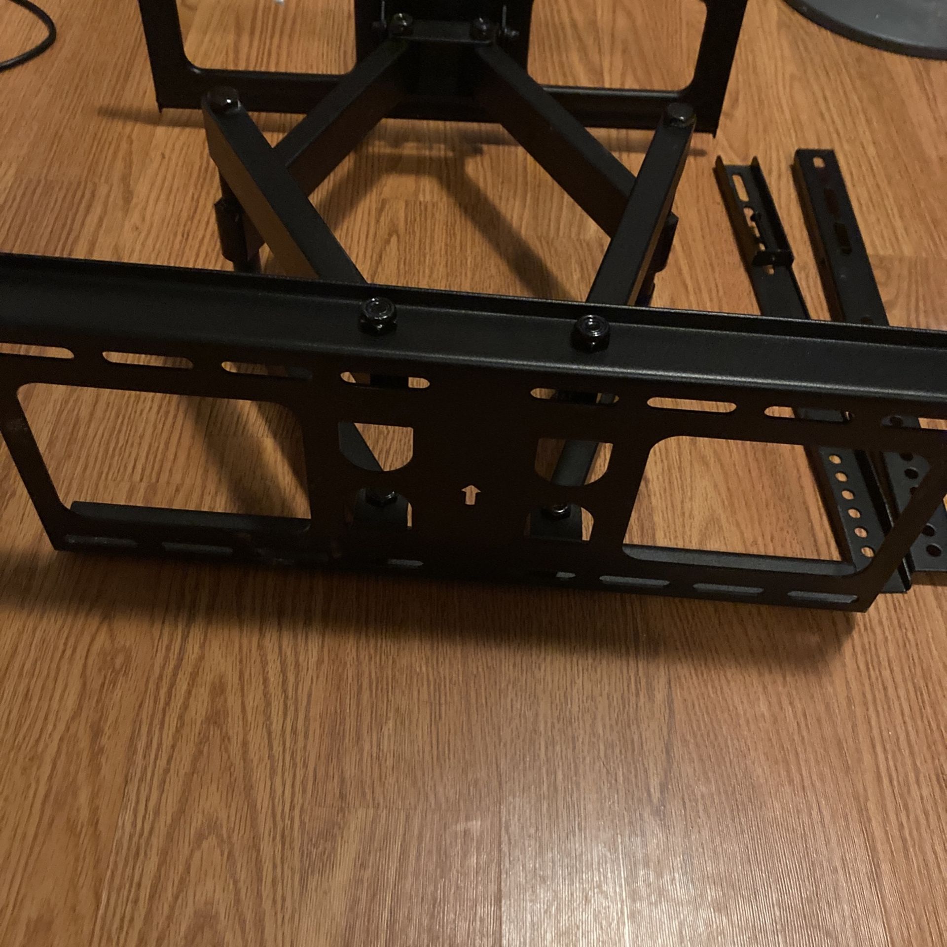 Economy Swivel Wall Mount